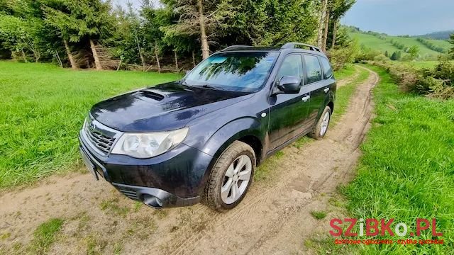 2010' Subaru Forester photo #2
