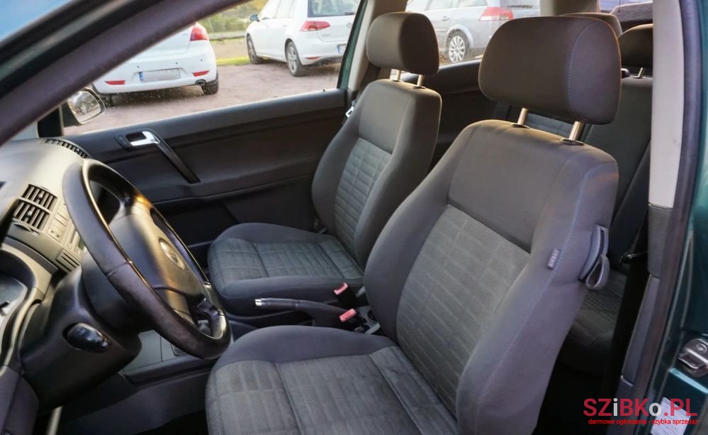 2007' Volkswagen Polo 1.6 Tour photo #6