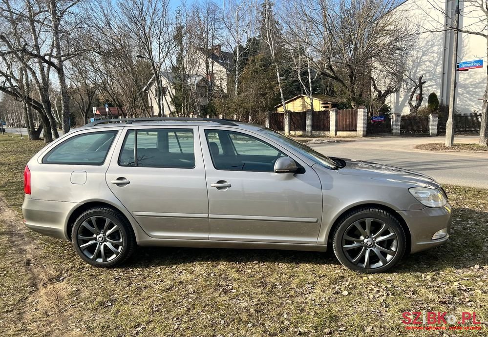 2010' Skoda Octavia photo #2