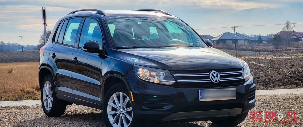 2018' Volkswagen Tiguan photo #3