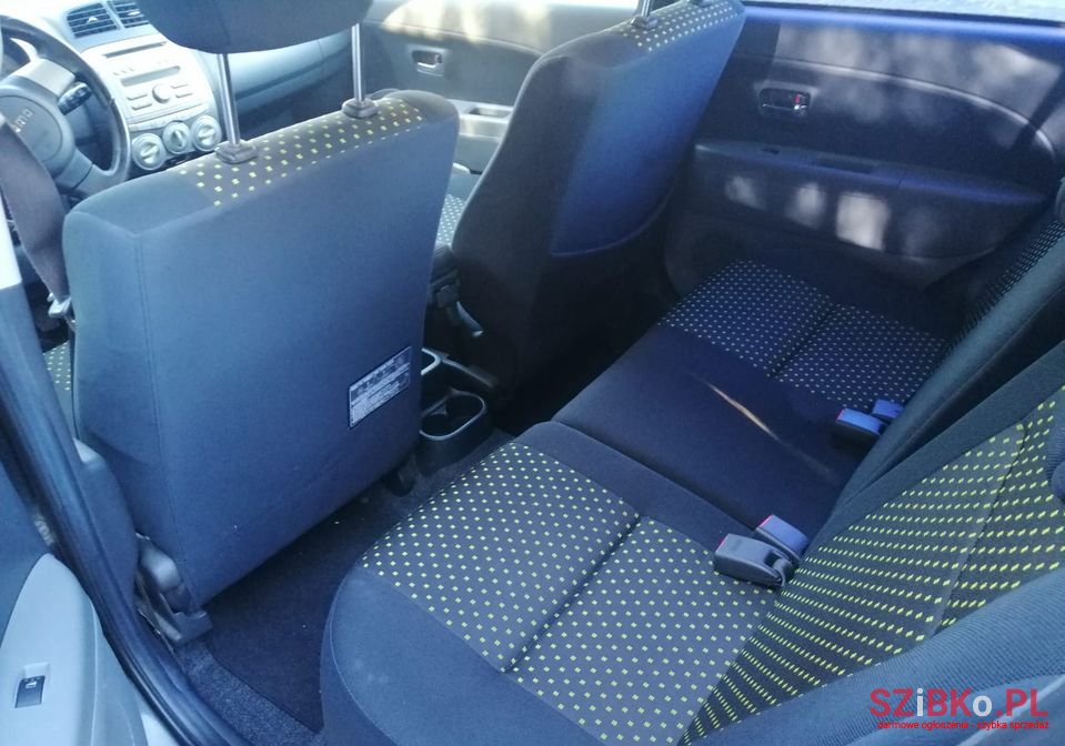 2009' Daihatsu Sirion photo #5