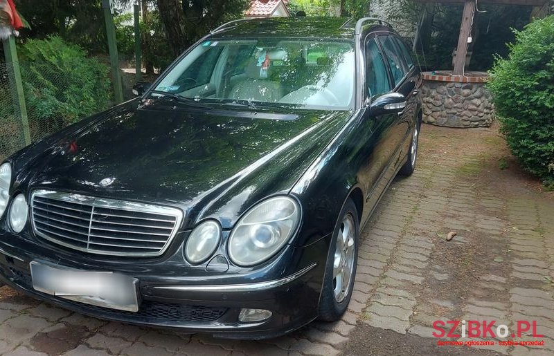 2005' Mercedes-Benz E-Class photo #1