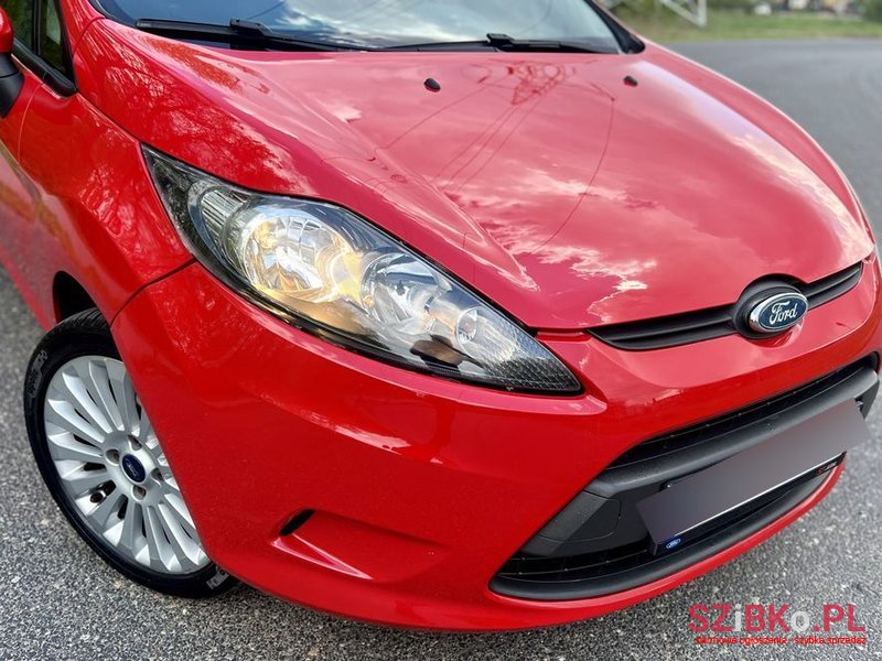 2010' Ford Fiesta photo #3