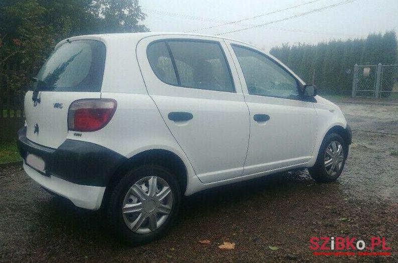 2001' Toyota Yaris photo #1