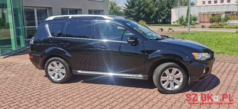 2010' Mitsubishi Outlander photo #4