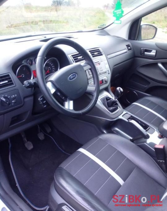 2011' Ford Kuga photo #5