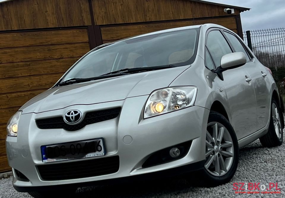 2009' Toyota Auris photo #1