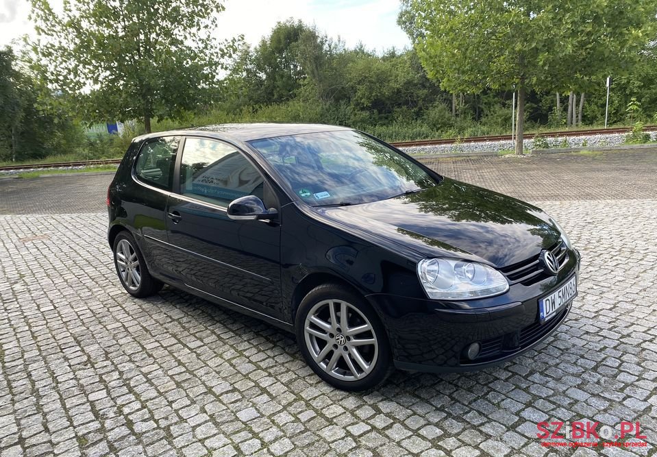 2007' Volkswagen Golf photo #2