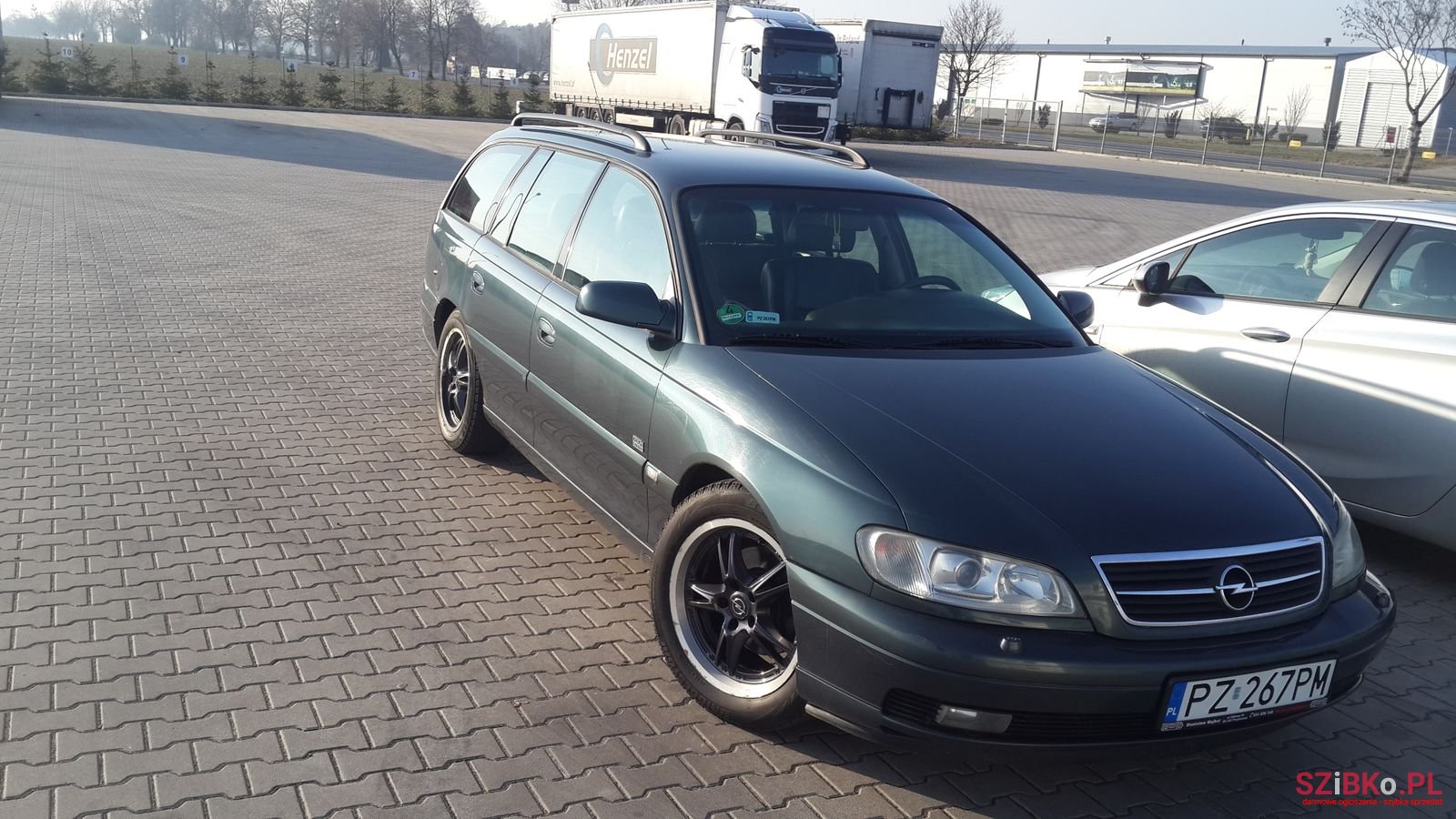 2002' Opel Omega photo #2