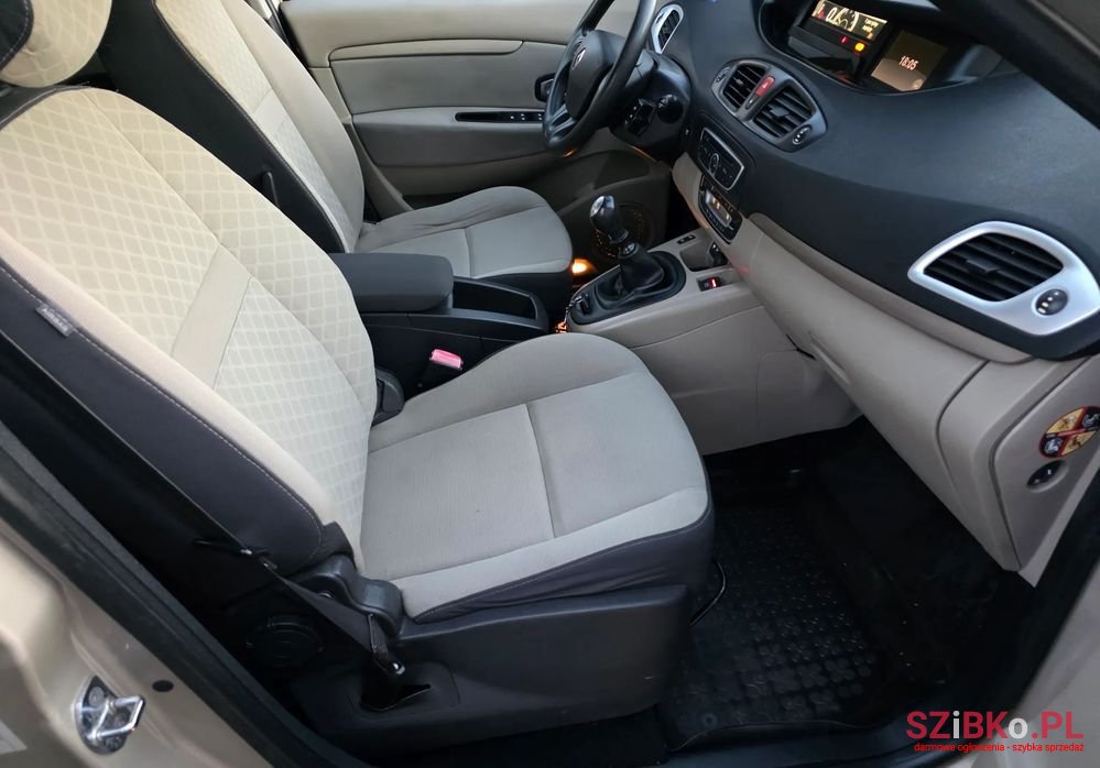 2010' Renault Scenic 1.5 Dci Emotion photo #3