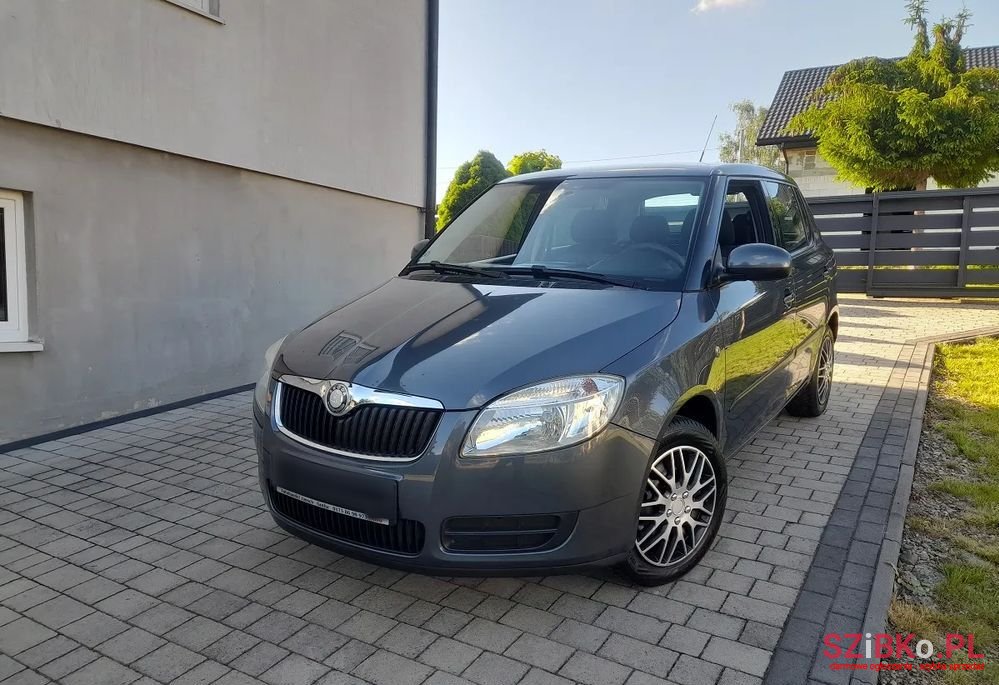 2008' Skoda Fabia photo #1
