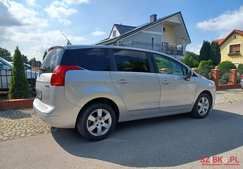 2012' Peugeot 5008 1.6 Hdi Family 7Os photo #5