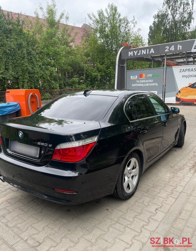 2009' BMW 5 Series photo #6