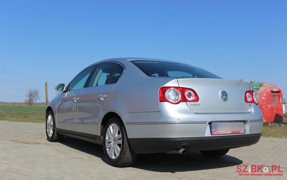 2006' Volkswagen Passat photo #2