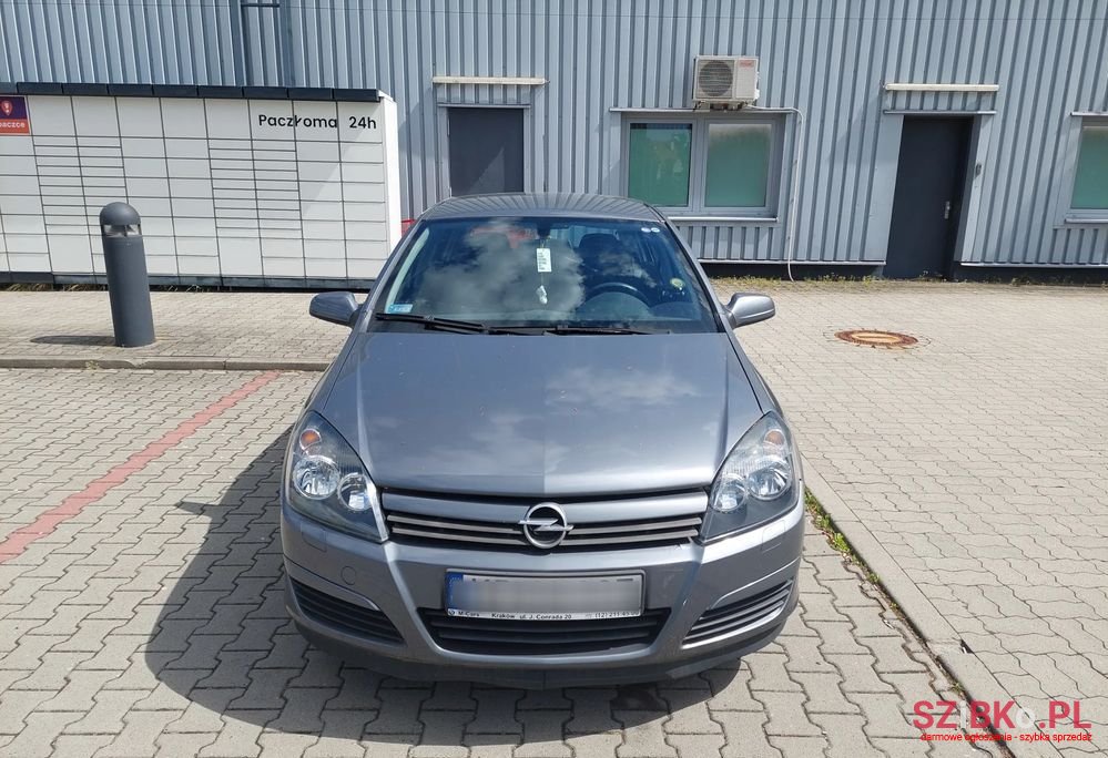 2005' Opel Astra 1.6 Elegance photo #2