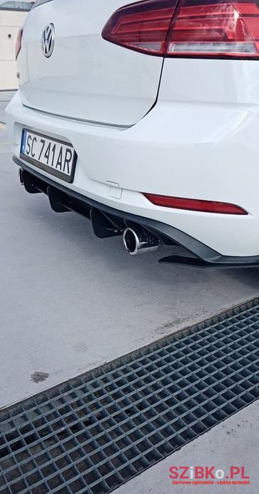 2019' Volkswagen Golf photo #6