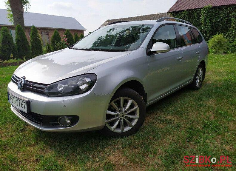 2011' Volkswagen Golf photo #1