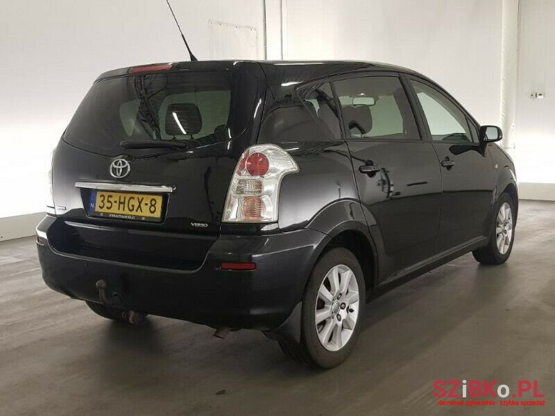 2009' Toyota Verso photo #4