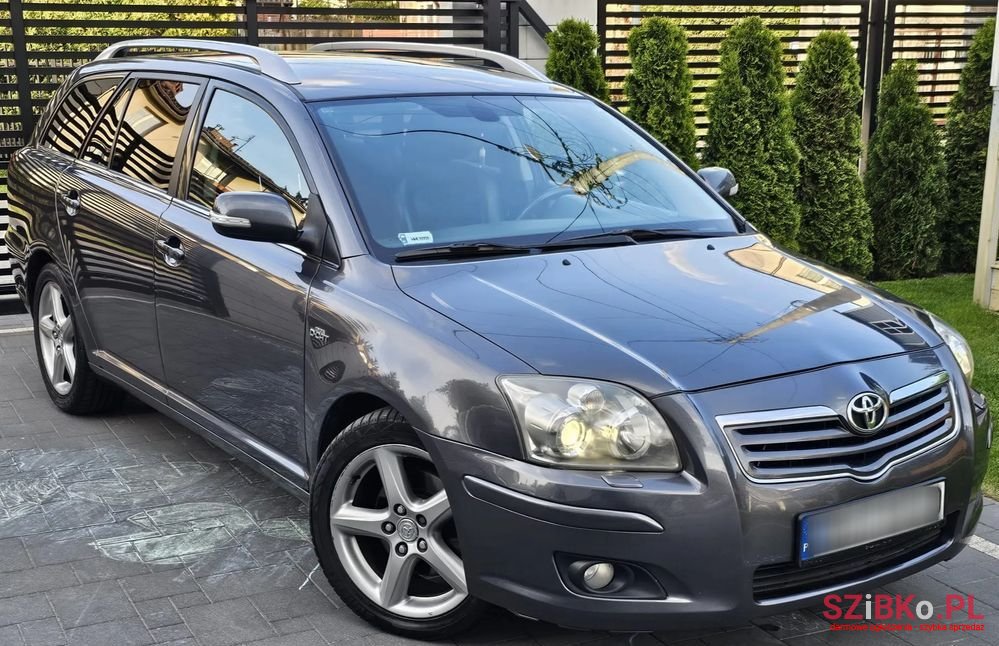 2007' Toyota Avensis photo #2