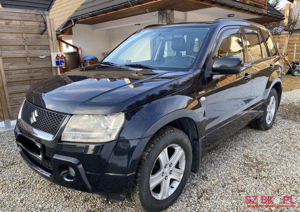 2009' Suzuki Grand Vitara photo #1