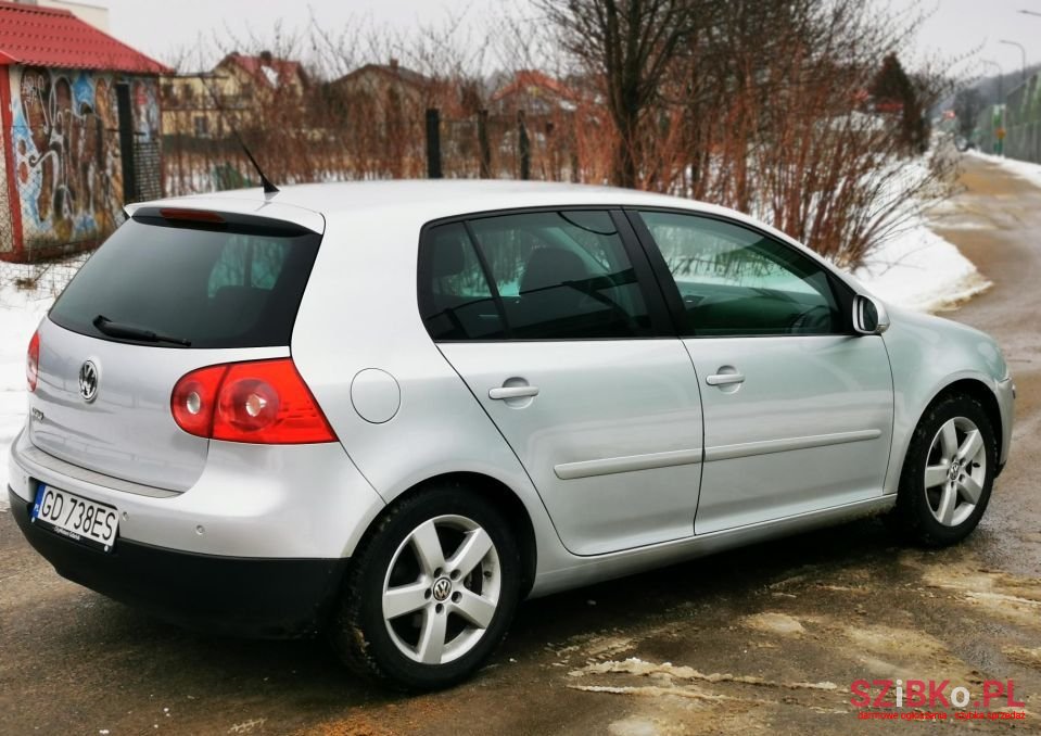 2008' Volkswagen Golf photo #2