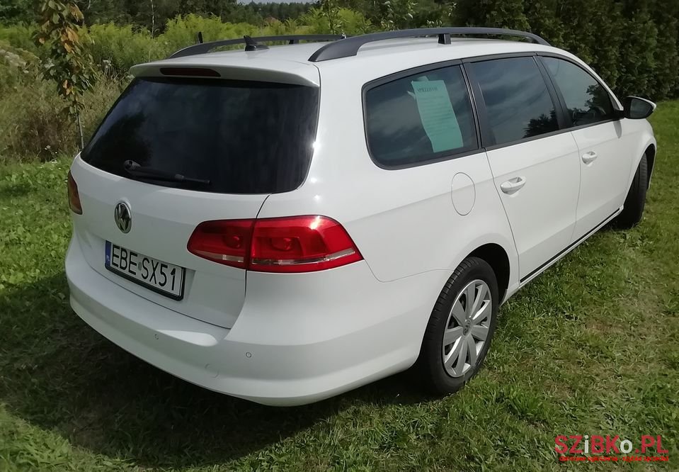 2011' Volkswagen Passat photo #4