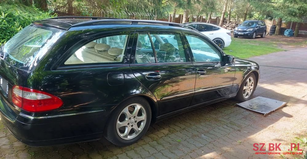 2005' Mercedes-Benz E-Class photo #6