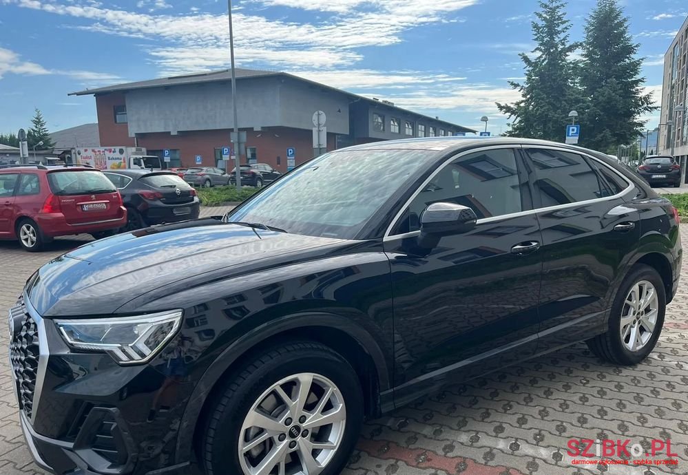 2023' Audi Q3 photo #5