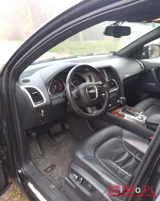 2010' Audi Q7 photo #5