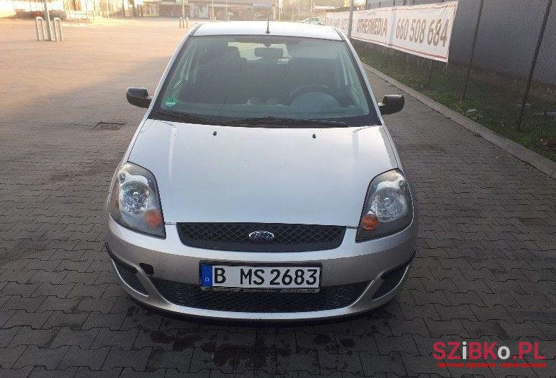 2007' Ford Fiesta photo #3