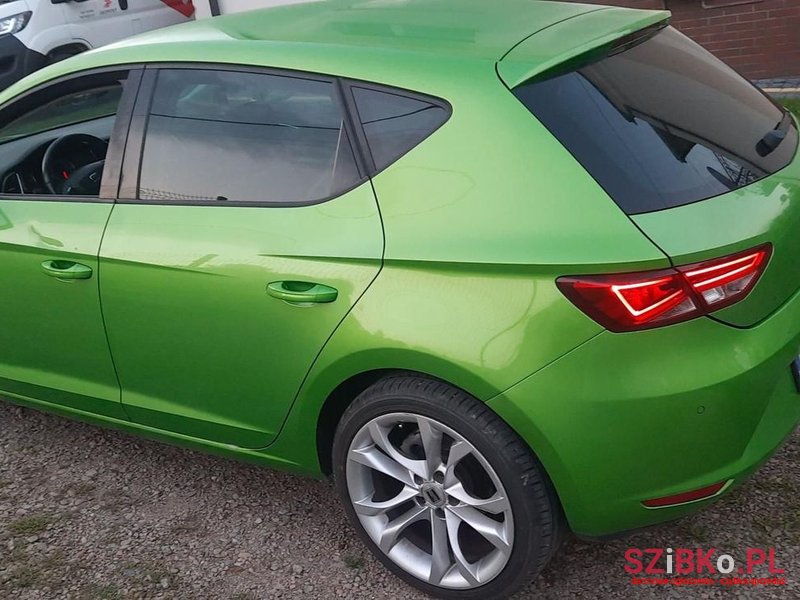 2013' SEAT Leon photo #4