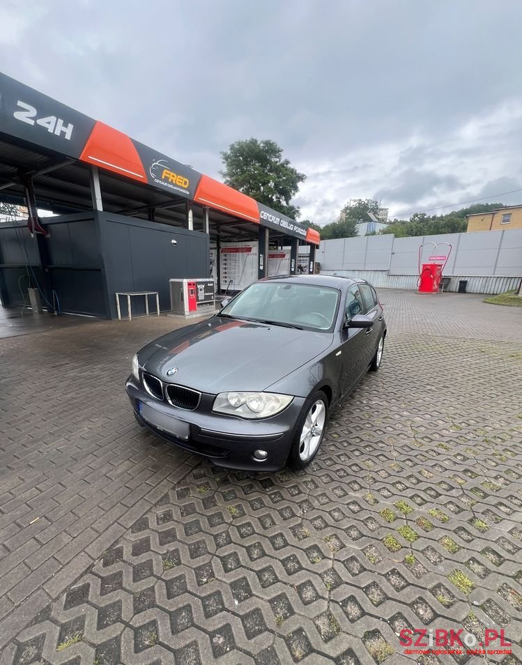 2007' BMW 1 Series 118I photo #6