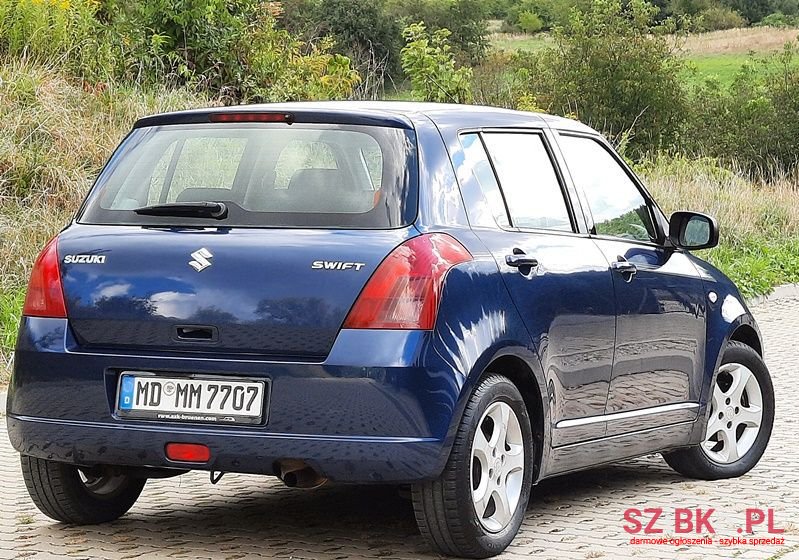 2005' Suzuki Swift photo #4