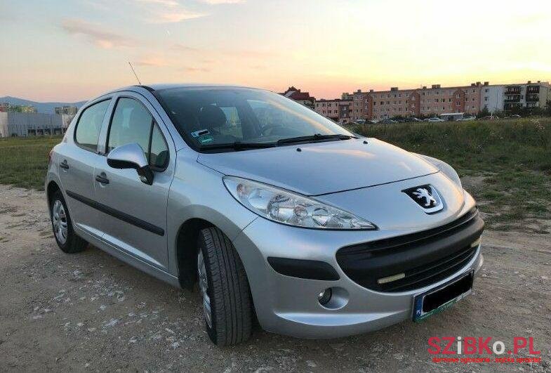 2007' Peugeot 207 photo #1