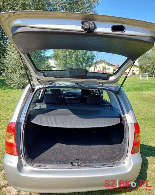 2004' Toyota Corolla photo #5