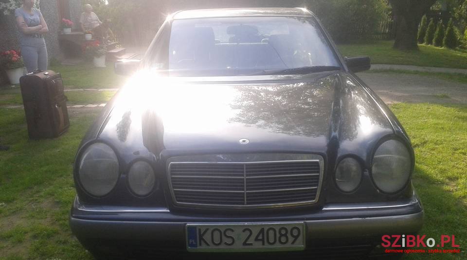 1996' Mercedes-Benz E-Class photo #1