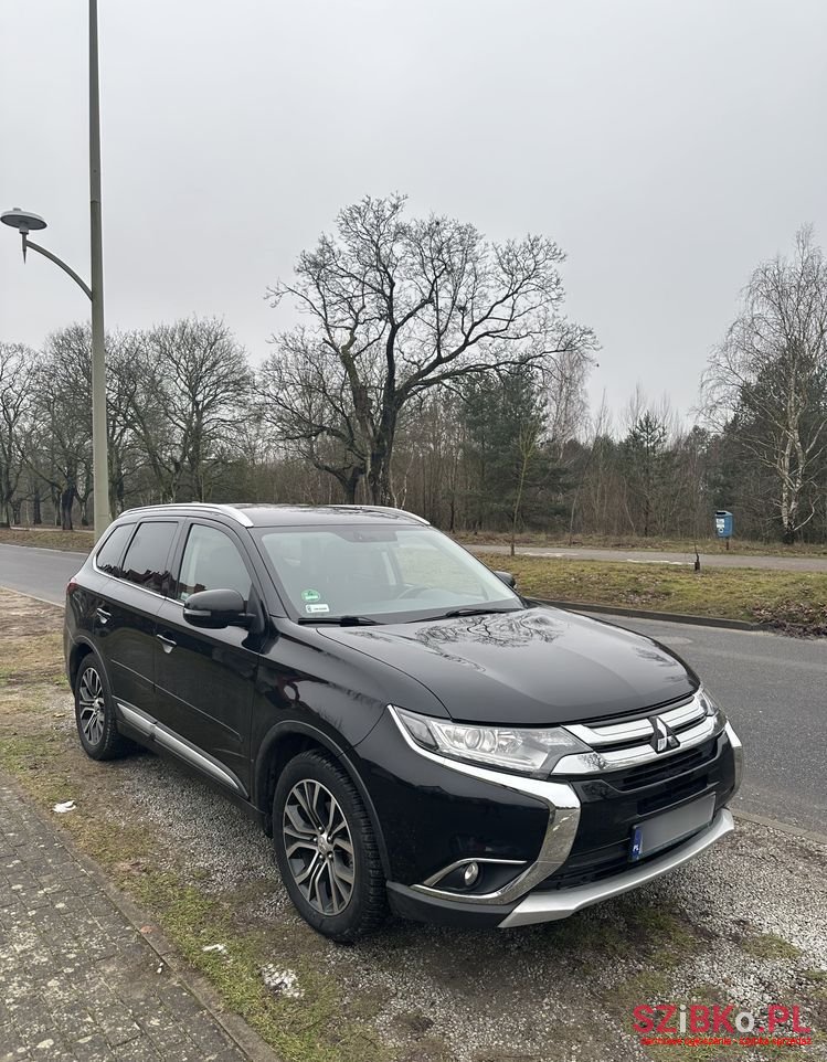 2016' Mitsubishi Outlander 2.0 Instyle + 4Wd Cvt photo #1