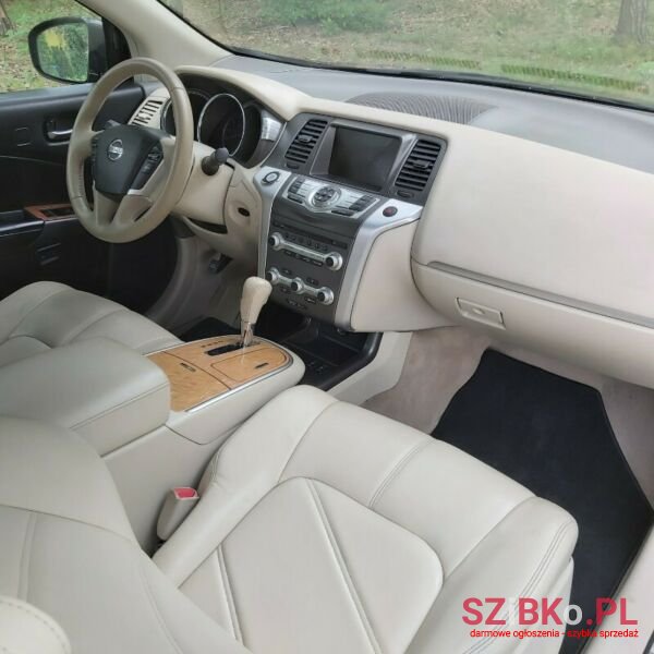 2011' Nissan photo #4