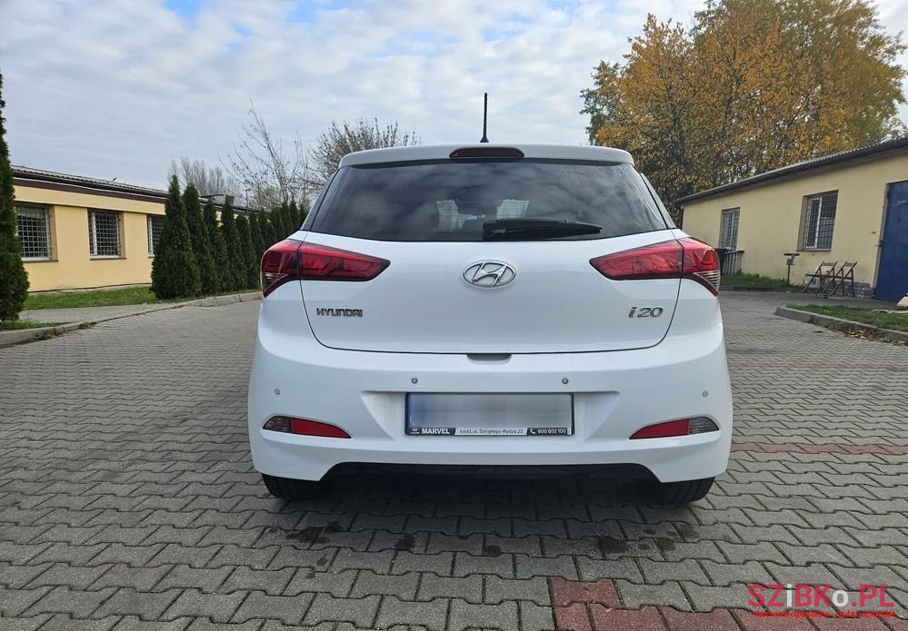 2017' Hyundai i20 photo #5