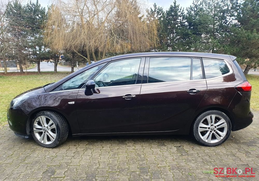 2012' Opel Zafira 1.4 T Cosmo photo #2