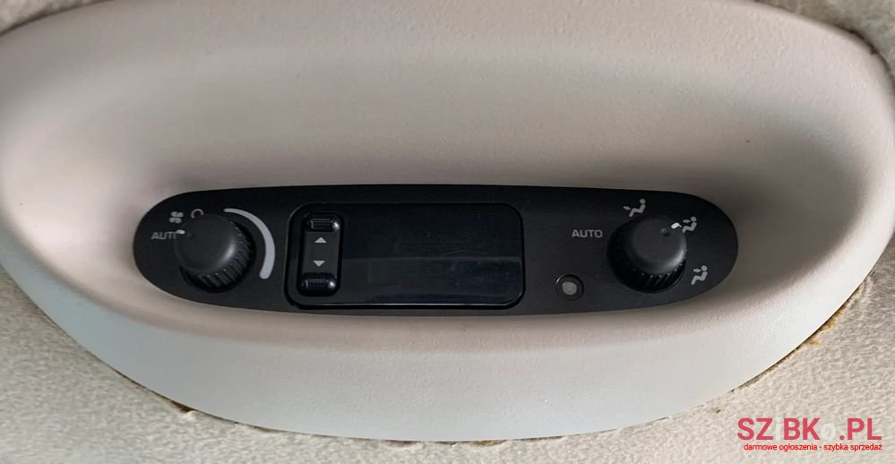 2001' Chrysler Grand Voyager 3.3L Limited photo #6