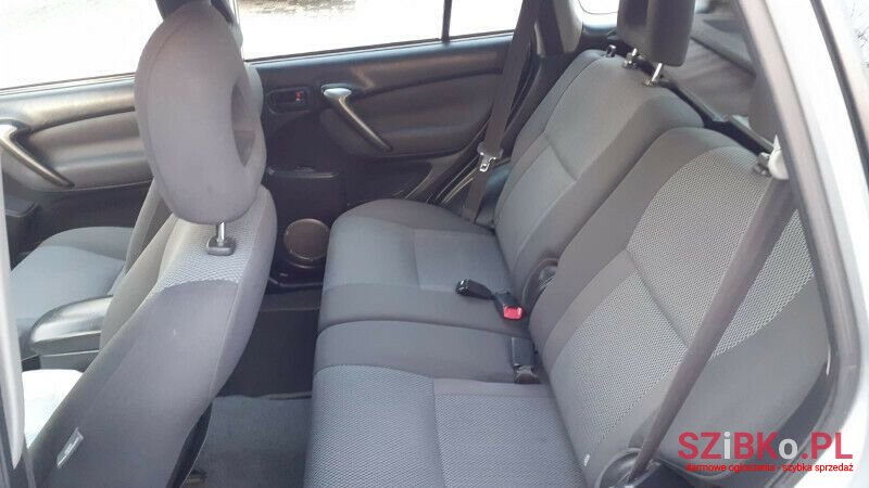 2005' Toyota RAV4 photo #6