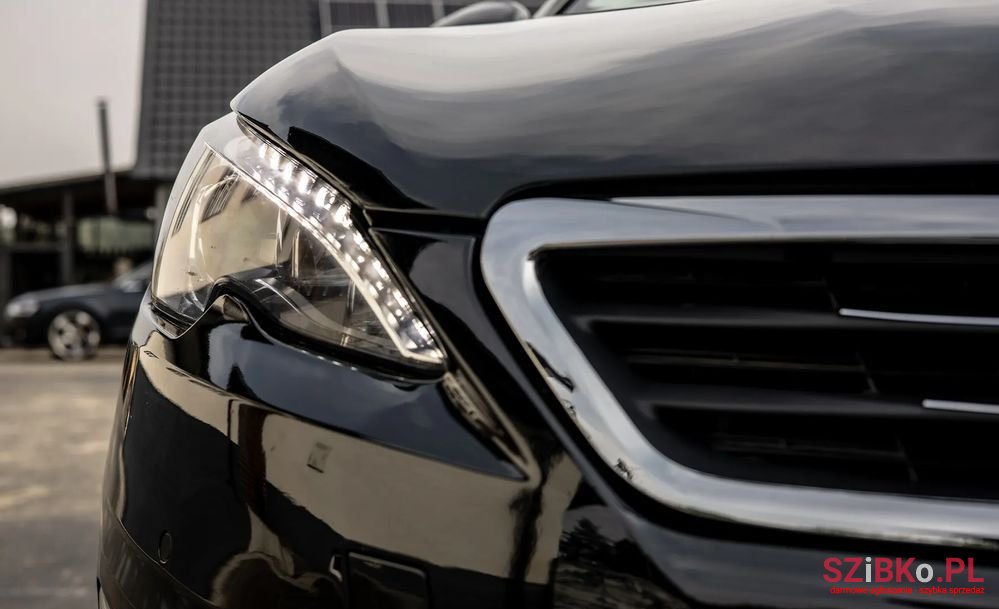 2016' Peugeot 308 photo #6