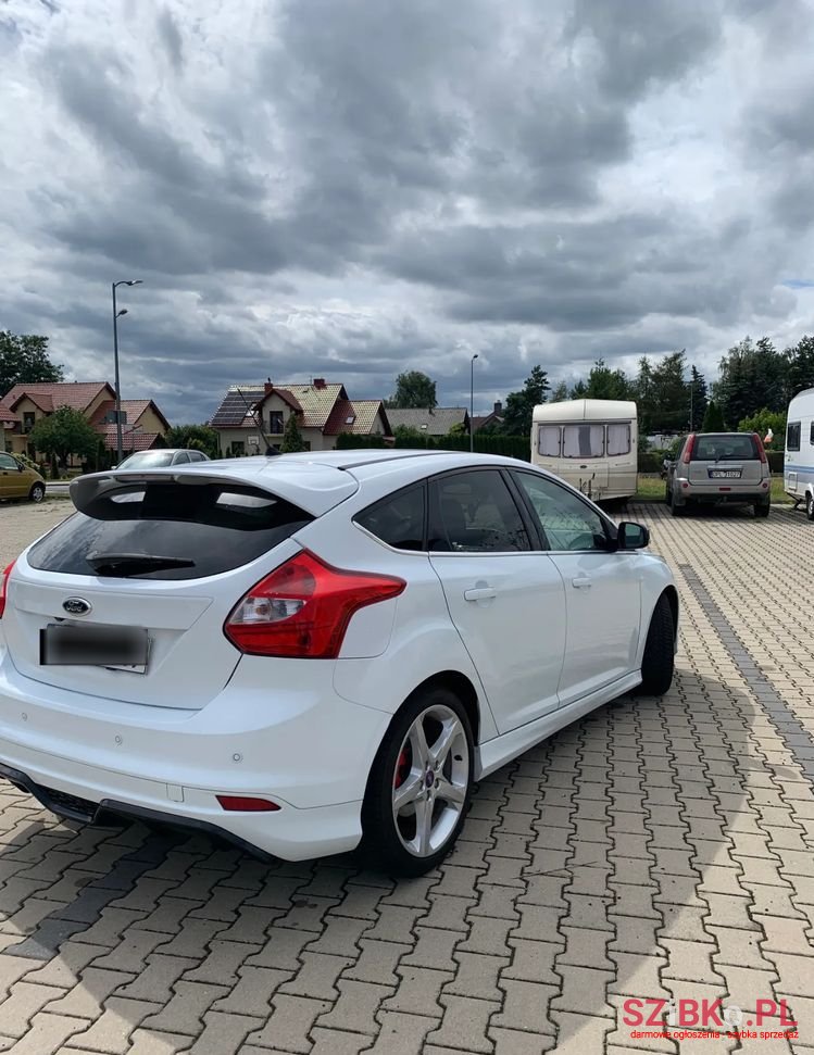 2012' Ford Focus photo #4