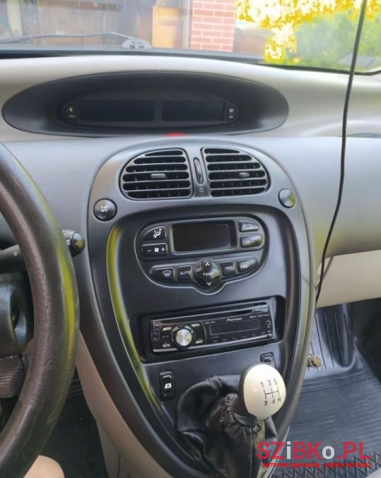 2004' Citroen Xsara Picasso photo #3