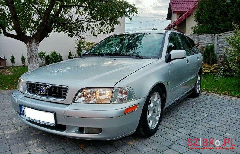 2004' Volvo V40 photo #1