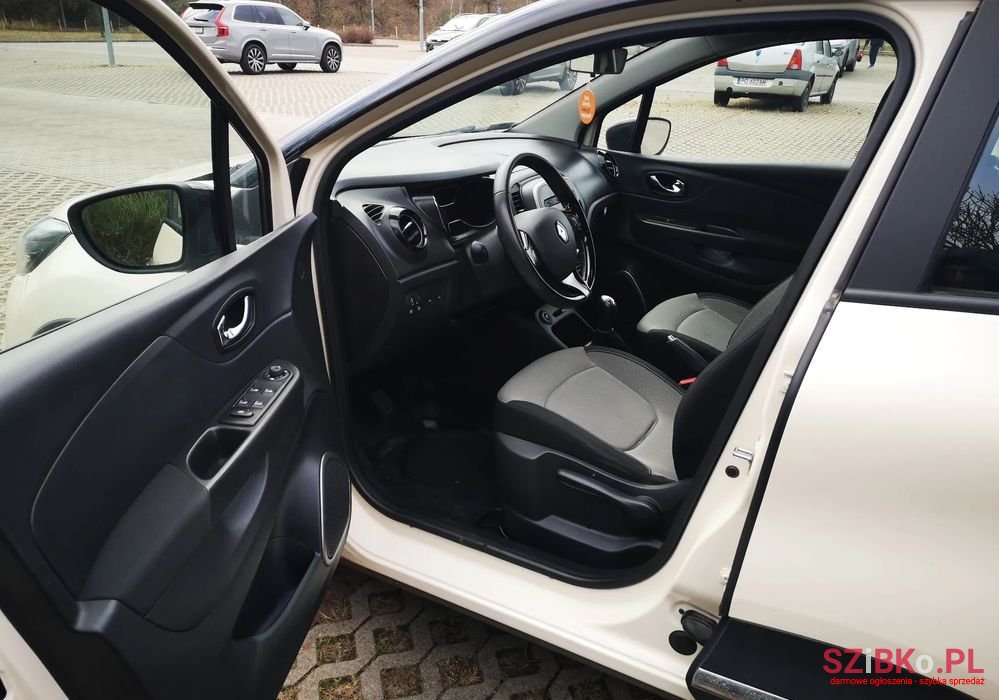 2016' Renault Captur photo #6