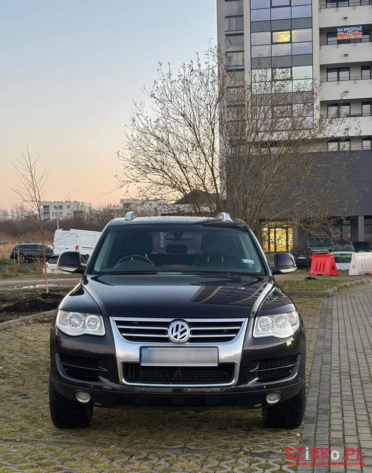 2007' Volkswagen Touareg photo #4
