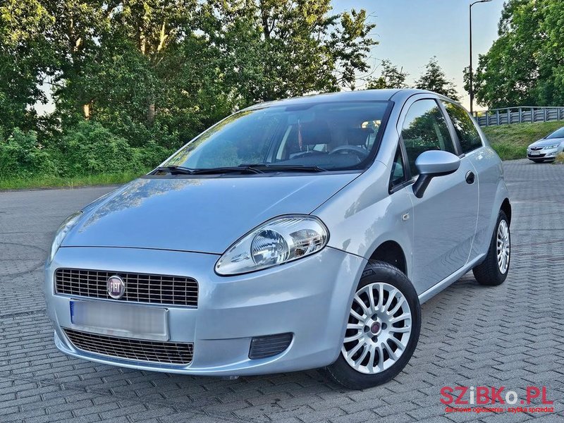 2009' Fiat Grande Punto 1.4 8V photo #1