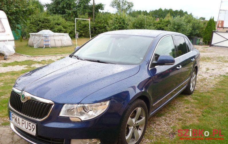 2011' Skoda Superb photo #1